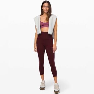 Lululemon - Align Super High-Rise Crop *Velvet
Garnet - 4
